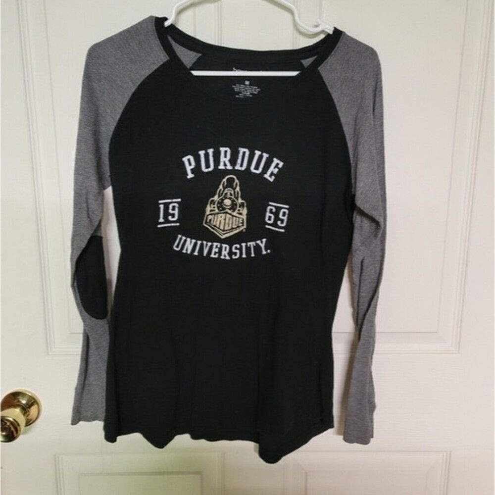 ~ Womens Purdue University long sleeve shirt - size M